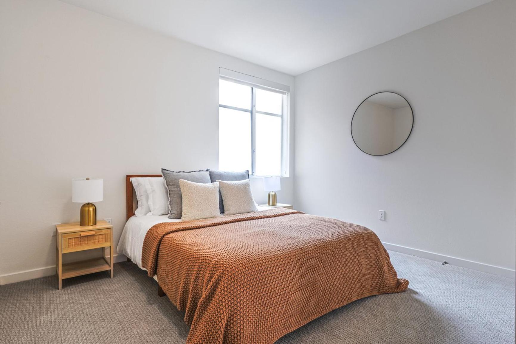 Trendy 2br Steps To Promenade & Sm Pier! Los Angeles