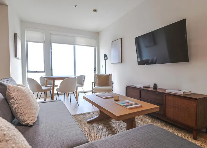 Trendy 2Br Steps To Promenade Beach & Sm Pier!